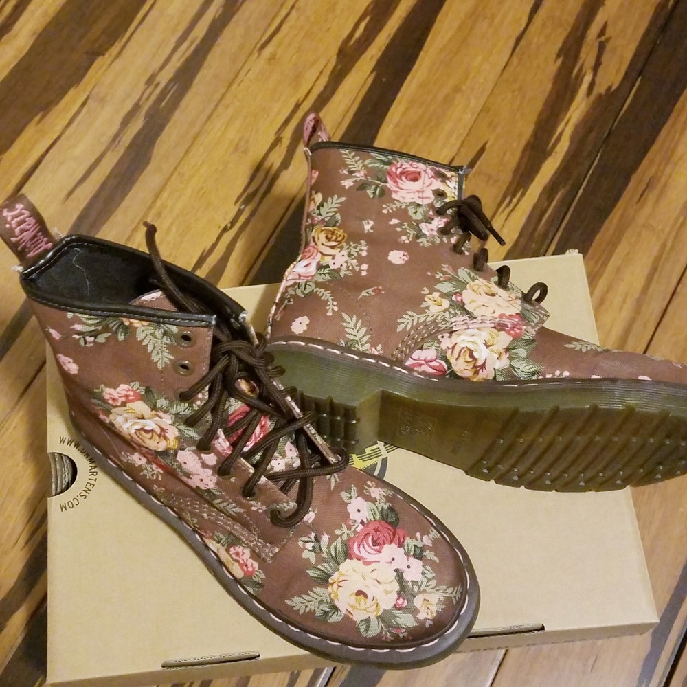 Dr. Martens Victorian Flowers - 1460 W